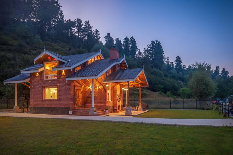 Suroor w/ Central Heating - Tangmarg – photo 22