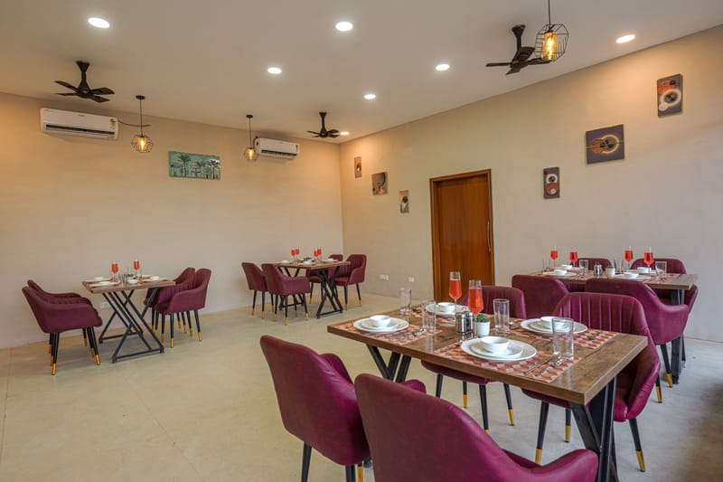 Pine View Resort | Pet-friendly Hilltop 1-Suite With Garden-Facing Balcony, Rooftop lounge, Restro & Game Zone – photo 31