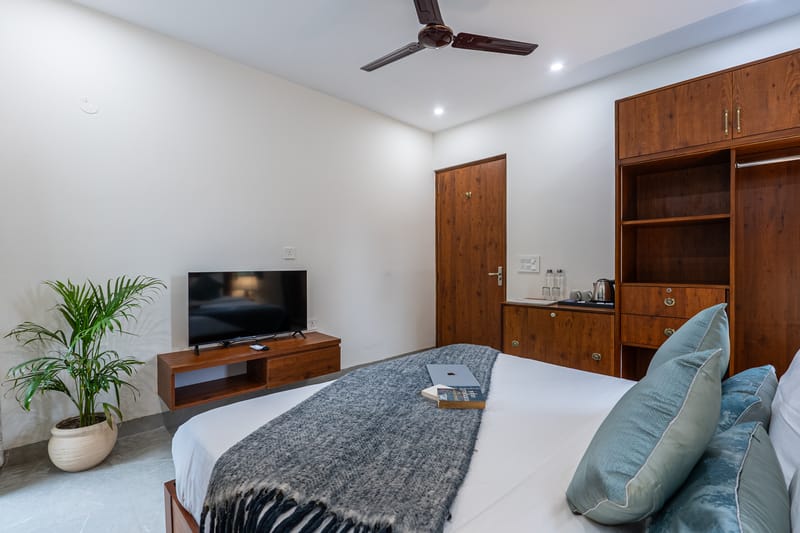 Lakefront | 4-BHK Villa with Common Patio Seating, Attic and Outdoor Dining Area – photo 41