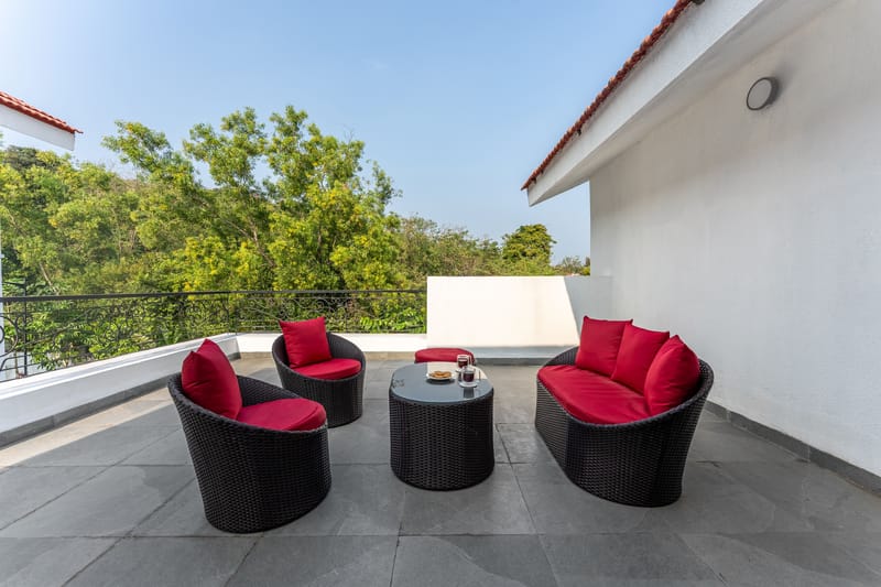 Villa Casa Del Mundo | Luxe Pet-friendly 4-BHK Villa With Pvt Pool, Bar, Lift & Scenic Hill Vistas  – photo 6