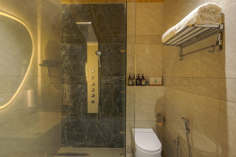 Pine View Resort | Pet-friendly Hilltop 1-Suite With Garden-Facing Balcony, Rooftop lounge, Restro & Game Zone – photo 19