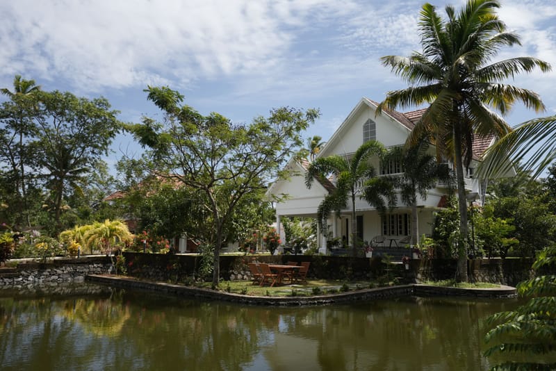 Palliath House | 1 Pond-facing Room with Shared Lawn, Patio and Ponds | Proximity to the Beach, Ocean, and Estuary – photo 19