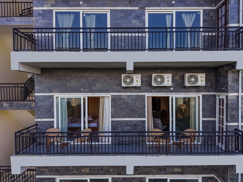 Dochi  |  4-BHK apartment with Hill Views, Living Room, & Balconies – photo 1