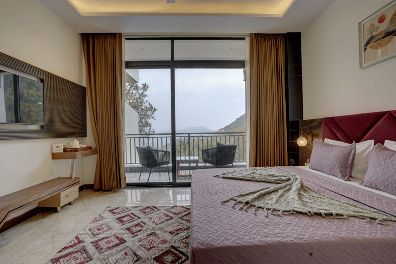 Serene Woods Hotel | 1-Room Retreat With Balcony, Lift & Restaurant Amid Nature  – photo 22