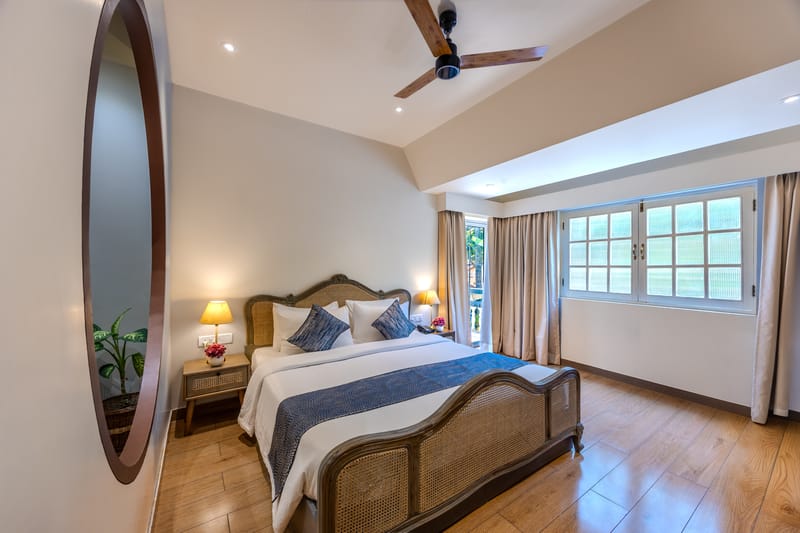 Goan Bliss Junior Suite | Spacious Boutique Suite with Living Room, Private Terrace, Shared Pool, Restro, Spa & Library – photo 8