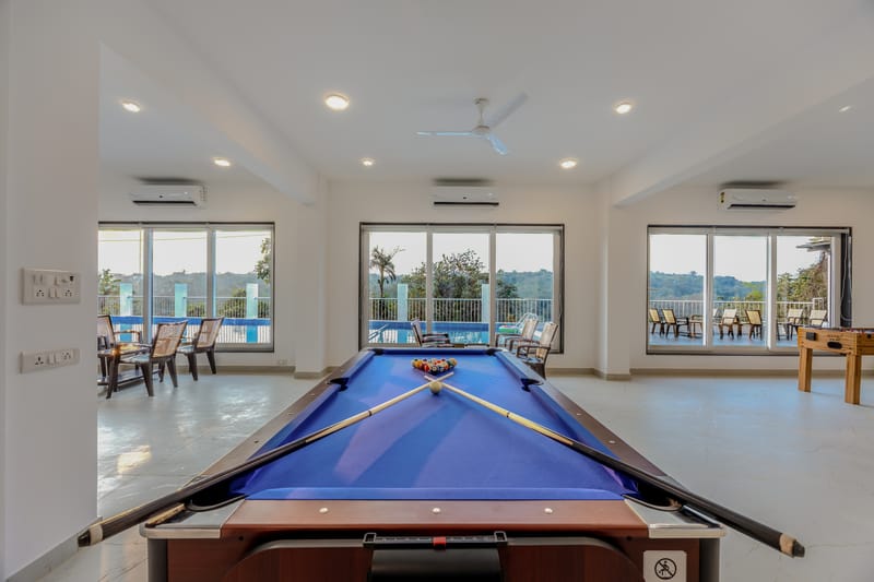 Midpoint UMA Suite | Pet-friendly 1-Room with Shared Outdoor Pool, Living Area & Entertainment Lounge | Lift Access – photo 24