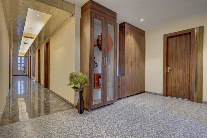 Serene Woods Hotel | 1-Room Retreat With Balcony, Lift & Restaurant Amid Nature  – photo 15