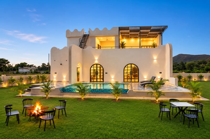 Belvedere Villa | Chic 4-BHK Retreat with Pool, Bar & Landscaped Garden – photo 39