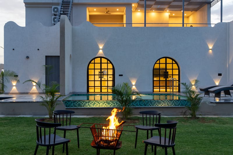 Belvedere Villa | Chic 4-BHK Retreat with Pool, Bar & Landscaped Garden – photo 36