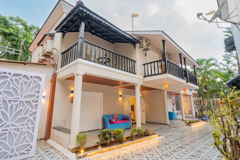 Emperor Ozran Elite Room With A Balcony & A Bathtub | Premium Retreat With Shared Pool, Restro & Bar | Near Famous Beaches – photo 2