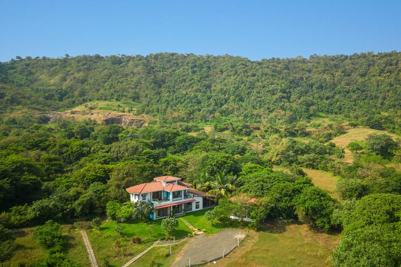 House Below The Hill – photo 31