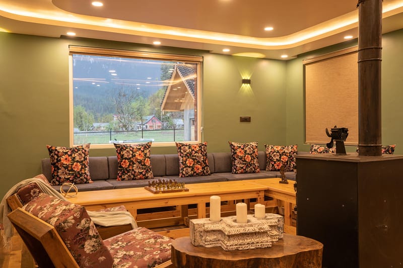 Suroor w/ Central Heating - Tangmarg – photo 23