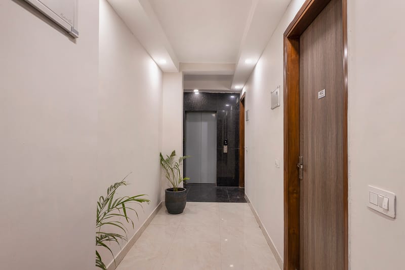 Liv Regalia Serviced Apartments | 1-BHK Suite with Restaurant, Lift, Gym & Conference Room | 1 km from Millennium City Centre – photo 21