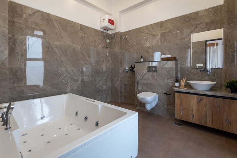 White House | 7-BHK With Panoramic Hill Views, Glass Room, Outdoor Pools & Dam nearby – photo 12