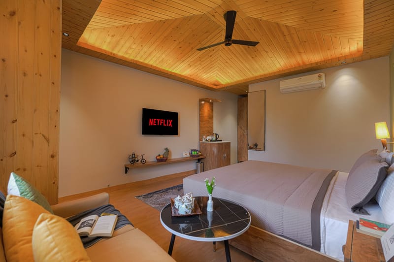 Pine View Resort | Pet-friendly Hilltop 1-Suite With Garden-Facing Balcony, Rooftop lounge, Restro & Game Zone – photo 39