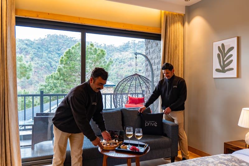 The Retreat Villa | 4-BHK Hillside Retreat with Indoor Pool, Jacuzzis | Near Kasauli Hill Station – photo 20