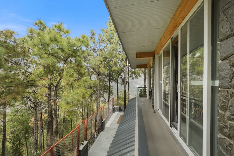 Kavya Villa | 4-BHK Pet-friendly Villa With Lounge, Game Zone, Sit-Out Areas & Panoramic Views in Kasauli Hills – photo 24