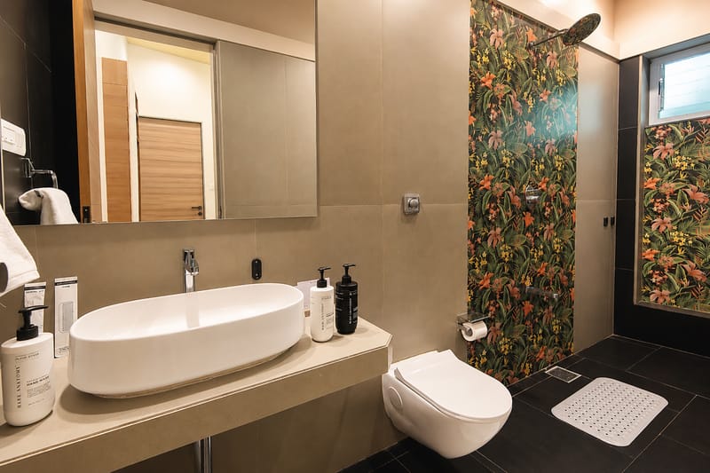 The Crescent Palm Fern | Boutique Cottage With Shared Game Room, Garden and Restaurant – photo 14
