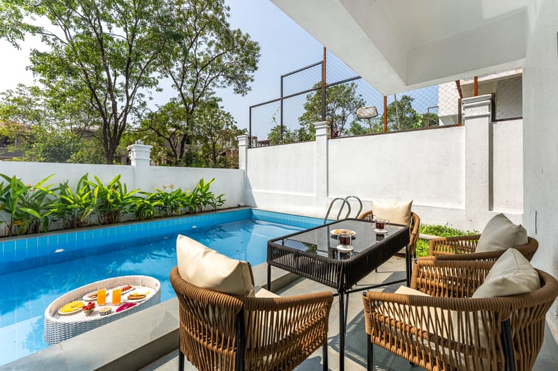 Villa Casa Del Mundo | Luxe Pet-friendly 4-BHK Villa With Pvt Pool, Bar, Lift & Scenic Hill Vistas  – photo 24