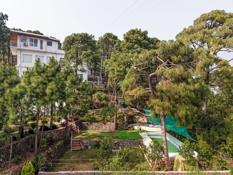 Stars and WindSongs | 1 Suite with Summer Pool, Private Balcony, Garden, Games, Restro & Hill Views – photo 28