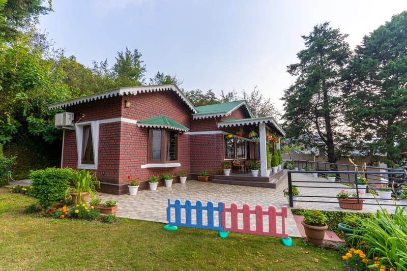 Gardens On The Lake - Bhimtal, Uttarakhand.  – photo 2
