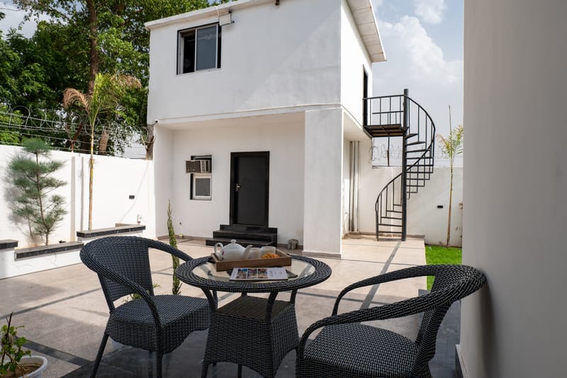 Raj Farm | 3-BHK Villa with Private Pool, Kid’s Room and An Outhouse – photo 15