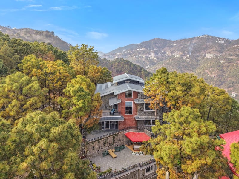 Kavya Villa | 4-BHK Pet-friendly Villa With Lounge, Game Zone, Sit-Out Areas & Panoramic Views in Kasauli Hills – photo 6