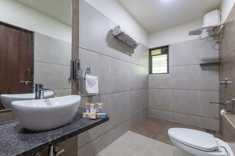 Farmhouse Retreat – photo 12