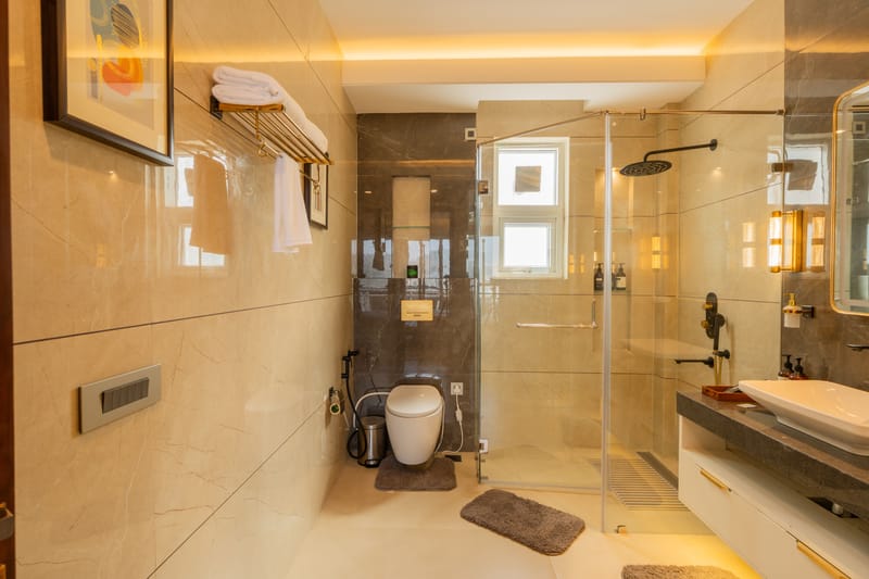 The Royce Rose | Hillside Luxe 4-BHK Villa With Private Pool, Steam Room, Jacuzzi & 360° Hill Views – photo 17