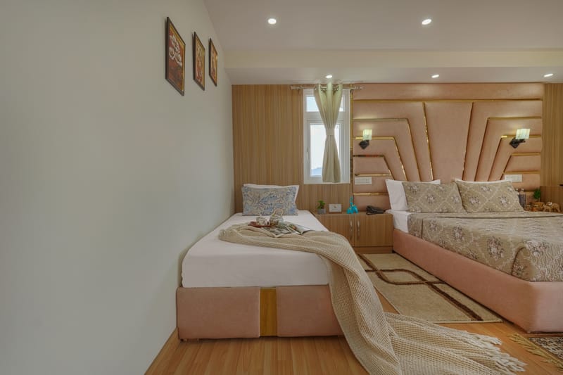 The Ridgeview Retreat Arabella | Pet-friendly Hillside Room with Private Balcony & Bathtub, Common Recreation Zone, Lounge & Restro | Close to Naldehra  – photo 30