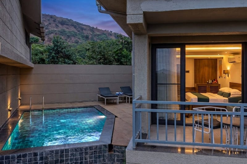 Royal Suite w/ Private Pool @ Vee Resort – photo 7