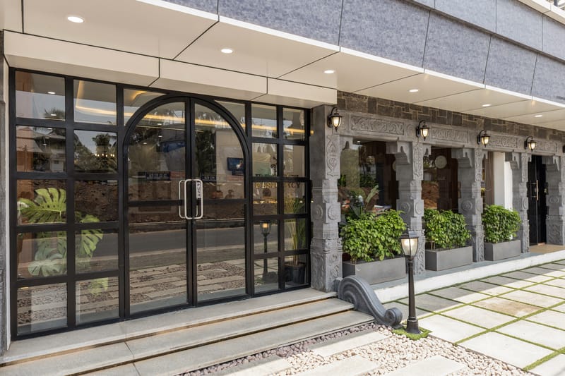 Emmanuel Residency | Deluxe Stay, Close to Metro Station, Lulu Mall & arine Drive, Kochi – photo 14