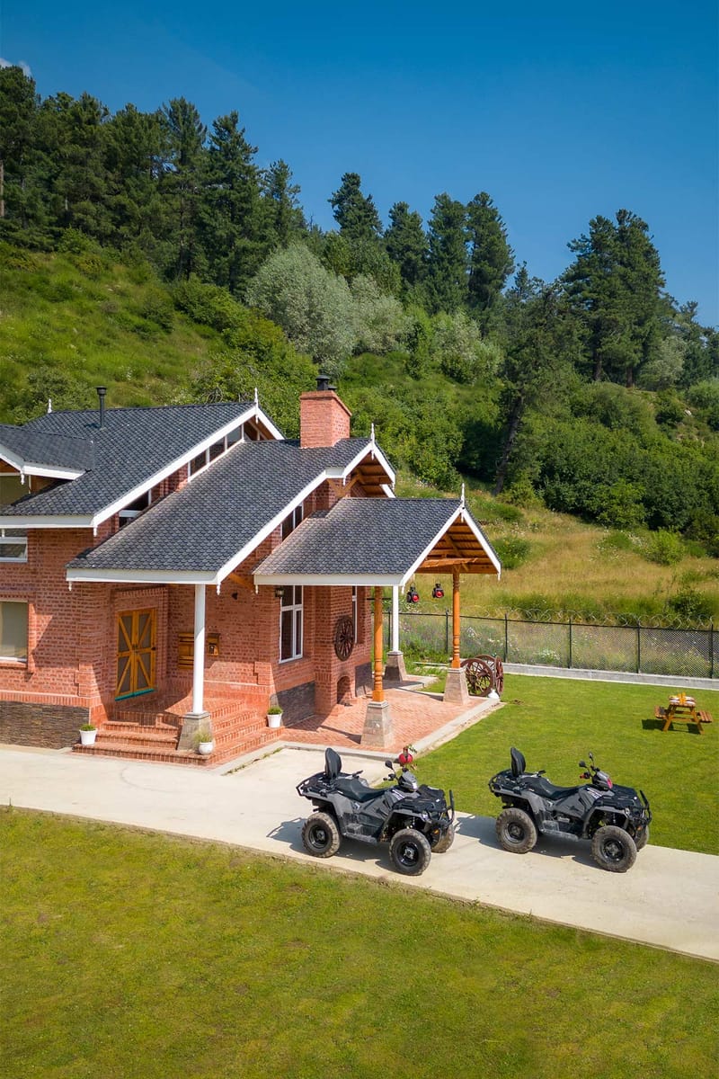 Suroor w/ Central Heating - Tangmarg – photo 21