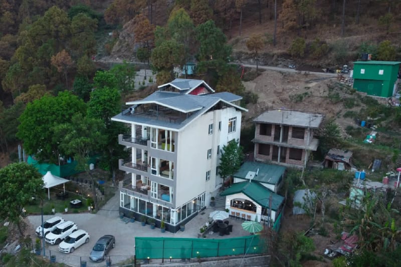 Live Life | Pet-friendly 2-BHKs With Entertainment Room, Restro & Garden – photo 37