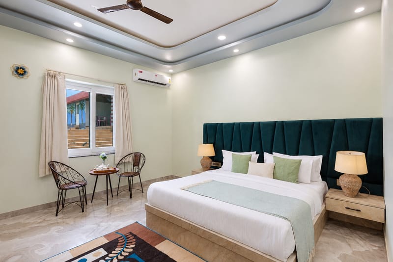 Gold Palm Granola | Elegant Room in a Serene Resort with Shared Pool, Dining, & Garden | Near Popular Tourist Attractions – photo 13
