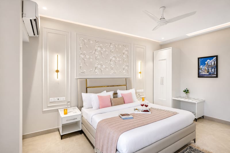 Kalyan Mansion Primrose | Elegant Room W/ Private Balcony, Shared Outdoor Space, Lift & Scenic Views – photo 12