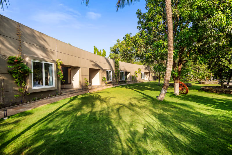 The Crescent Palm Lagoon | Cottage With Bathtub, Shared Game Room, Garden and Restaurant – photo 20