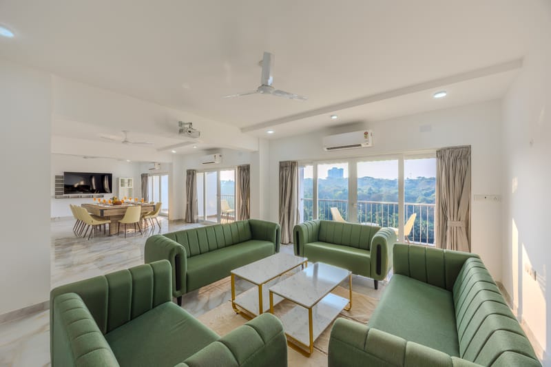 Midpoint UMA Suite | Pet-friendly 1-Room with Shared Outdoor Pool, Living Area & Entertainment Lounge | Lift Access – photo 10