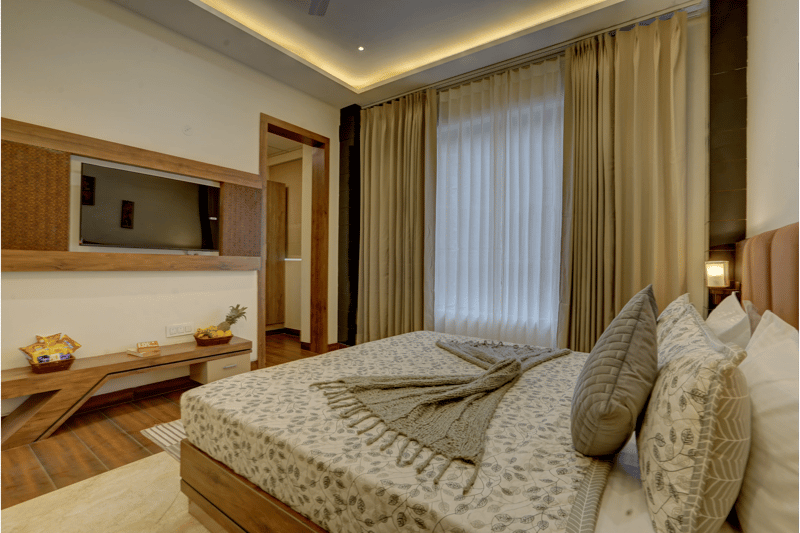Serene Woods Hotel | 1-Room Retreat With Balcony, Lift & Restaurant Amid Nature  – photo 24