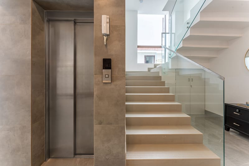 Villa Casa Del Mundo | Luxe Pet-friendly 4-BHK Villa With Pvt Pool, Bar, Lift & Scenic Hill Vistas  – photo 44