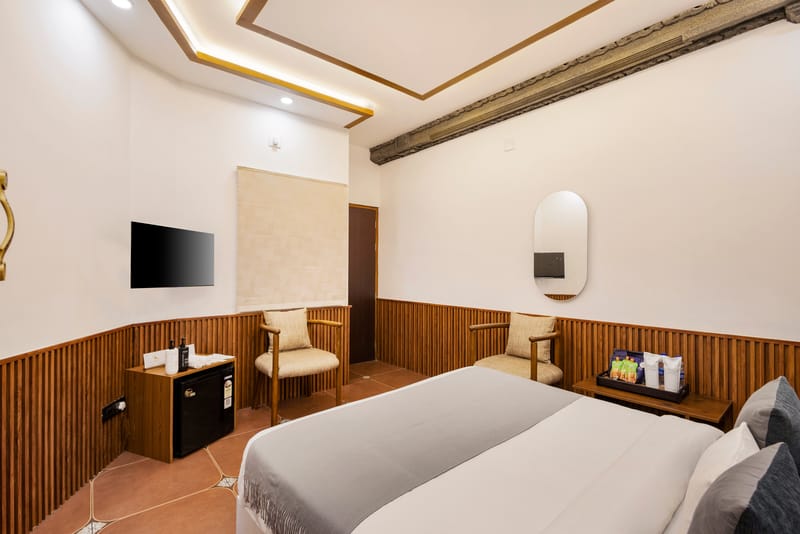 Emmanuel Residency | Deluxe Stay, Close to Metro Station, Lulu Mall & arine Drive, Kochi – photo 16
