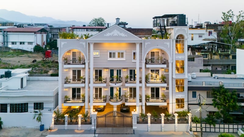 Kalyan Mansion Cosmos | Premium 3-BHK Penthouse with Lift, Lounge and Scenic Viewpoints – photo 2