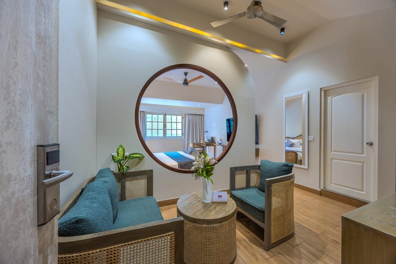 Goan Bliss Junior Suite | Spacious Boutique Suite with Living Room, Private Terrace, Shared Pool, Restro, Spa & Library – photo 7