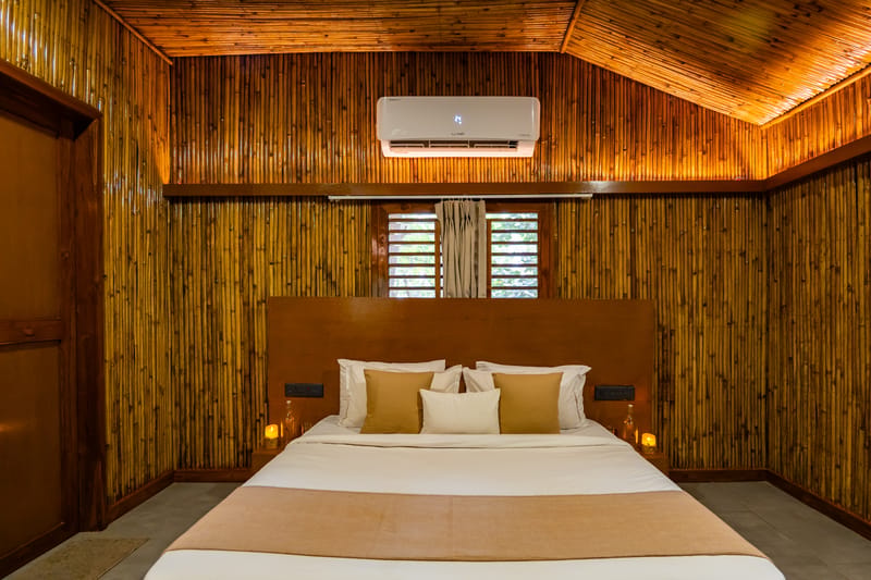 Timber Premium Suite | Pet-friendly Bamboo Cottage with Pvt Verandah, Lounge & Shared Outdoor seating & Restaurant – photo 17