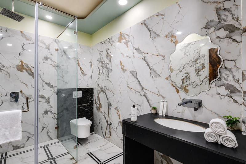 Gold Palm Granola | Elegant Room in a Serene Resort with Shared Pool, Dining, & Garden | Near Popular Tourist Attractions – photo 15