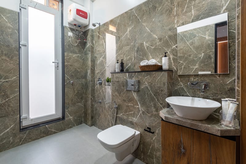 White House | 7-BHK With Panoramic Hill Views, Glass Room, Outdoor Pools & Dam nearby – photo 17