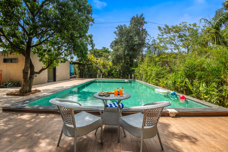 The Crescent Palm Grove | Boutique Suite in a Resort with Shared Game Room, Garden and Restaurant – photo 3