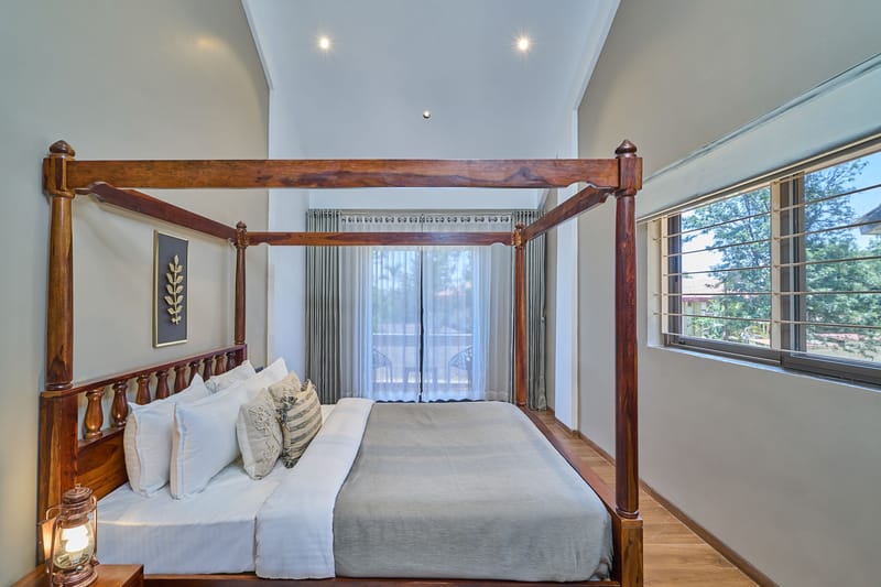 Mooncrest Manor – photo 14