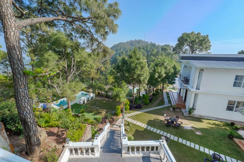 Stars and WindSongs | 1 Suite with Summer Pool, Private Balcony, Garden, Games, Restro & Hill Views – photo 8