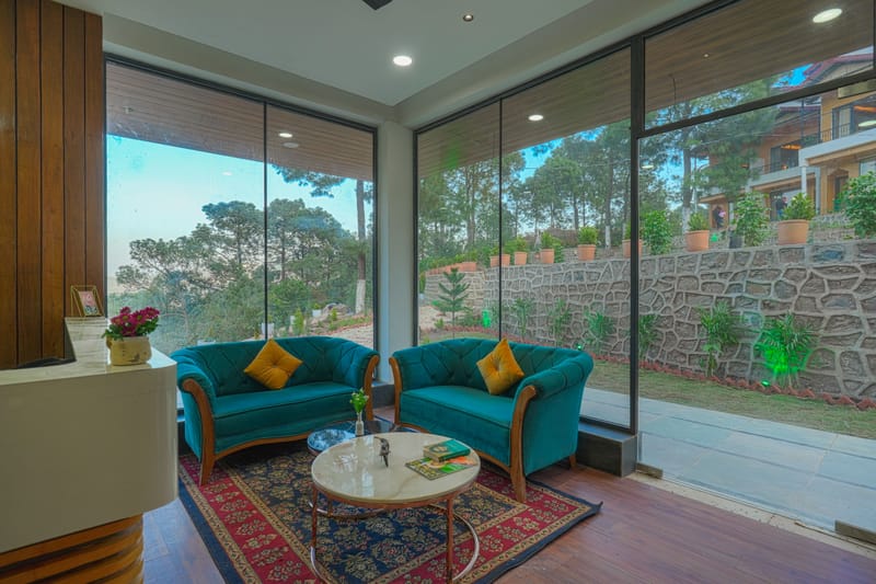 Pine View Resort | Pet-friendly Hilltop 1-Suite With Garden-Facing Balcony, Rooftop lounge, Restro & Game Zone – photo 34